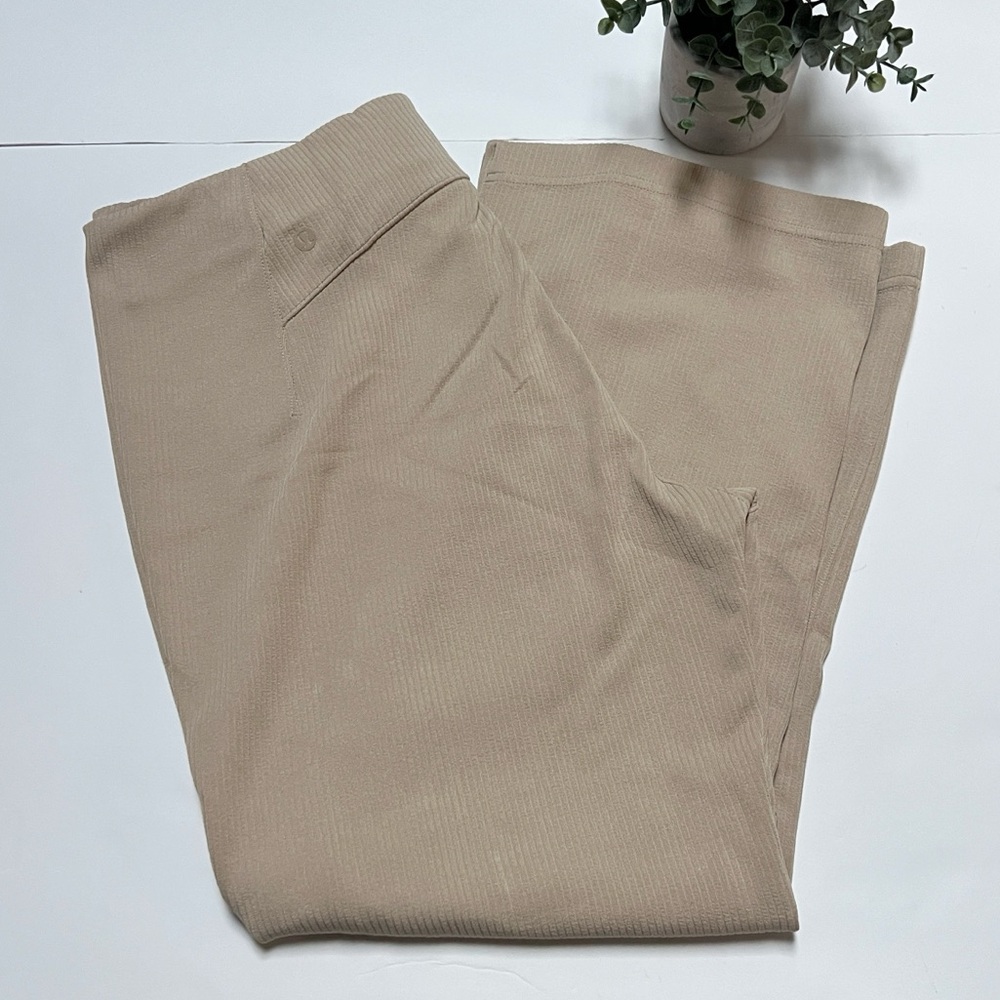 Lululemon Ribbed Softstreme Zip Leg High Rise Cropped Pants 25” Trench Size 14